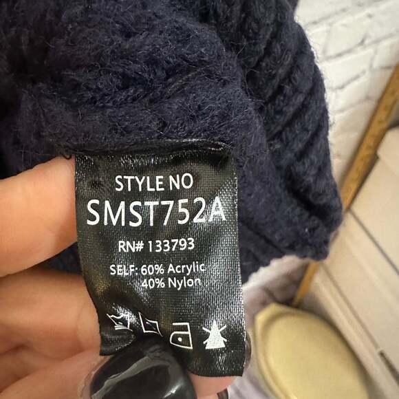 POL Cable Knit Chunky Sweater in Navy - Picture 5 of 5